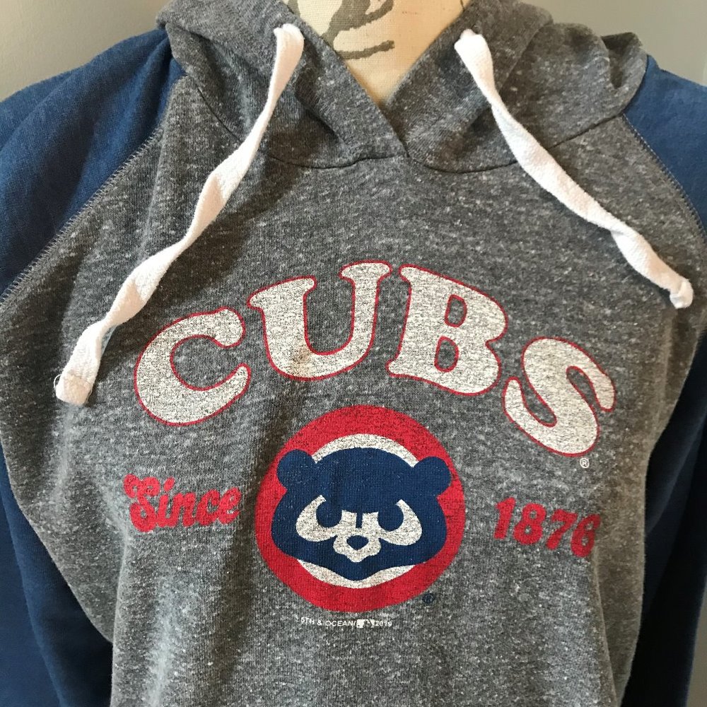 Cubs Hooded Sweatshirt, Medium